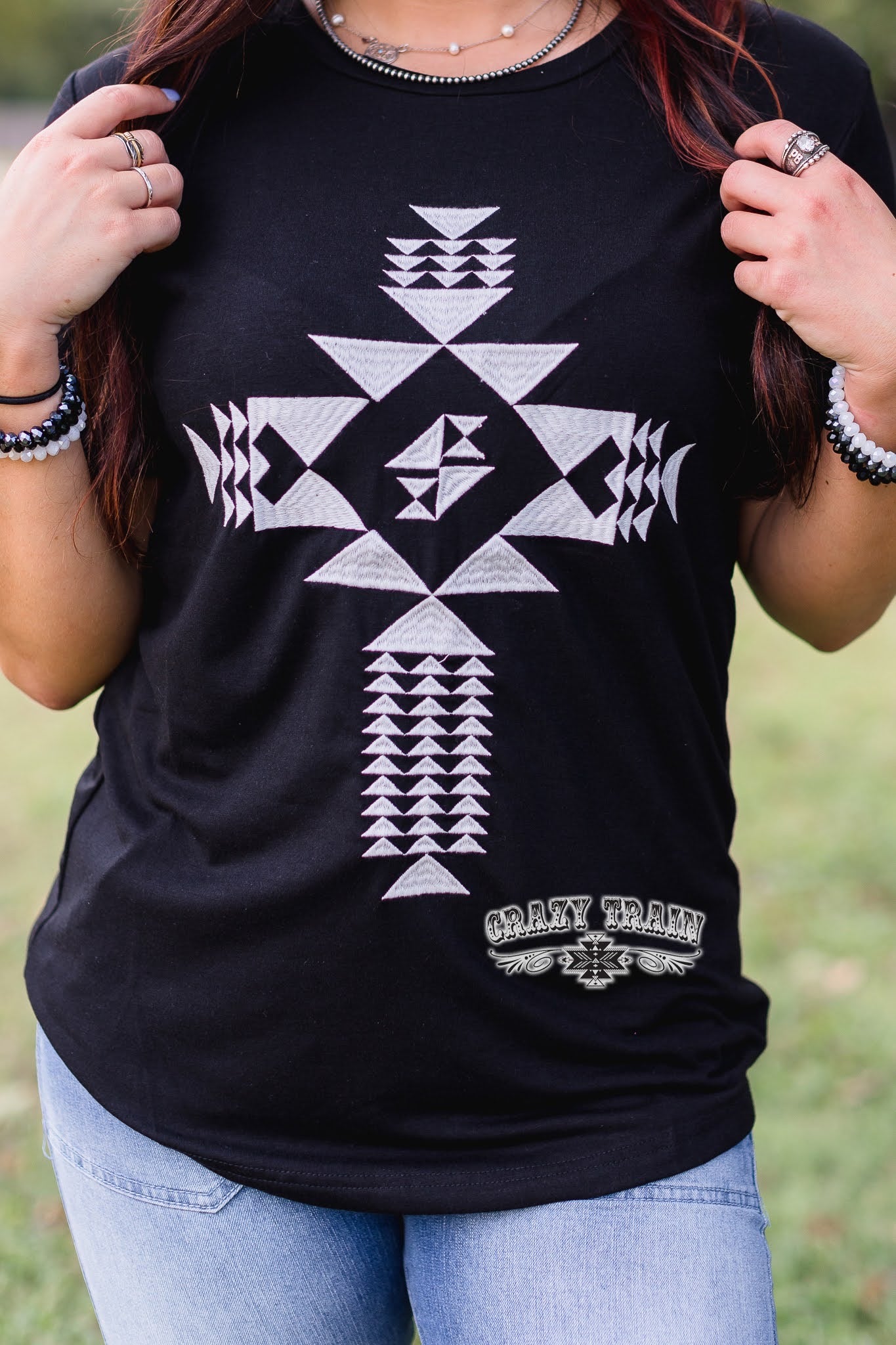 Small & Large El Cruzar White Embroidered Tee