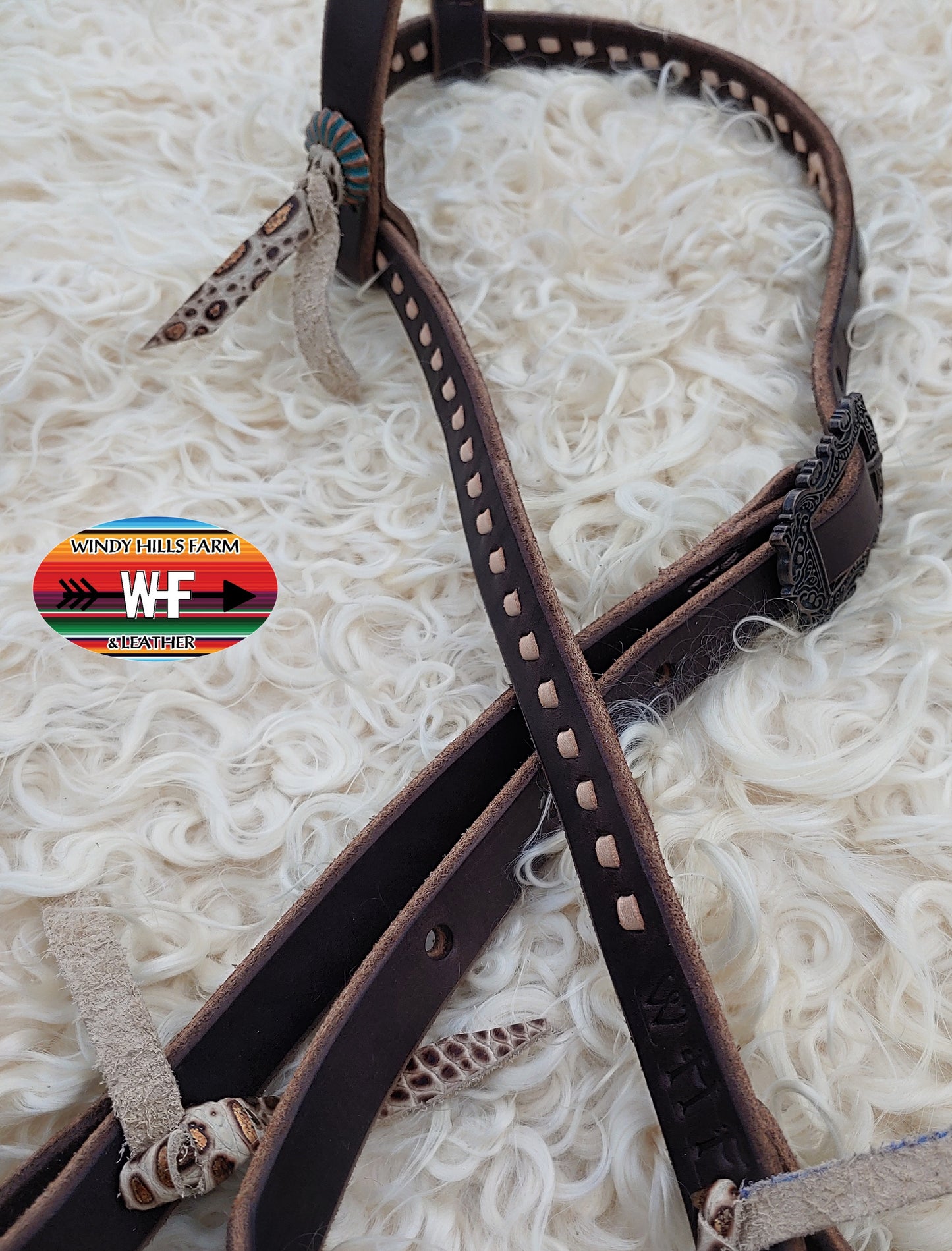 Single ear headstall, tan buckstitch